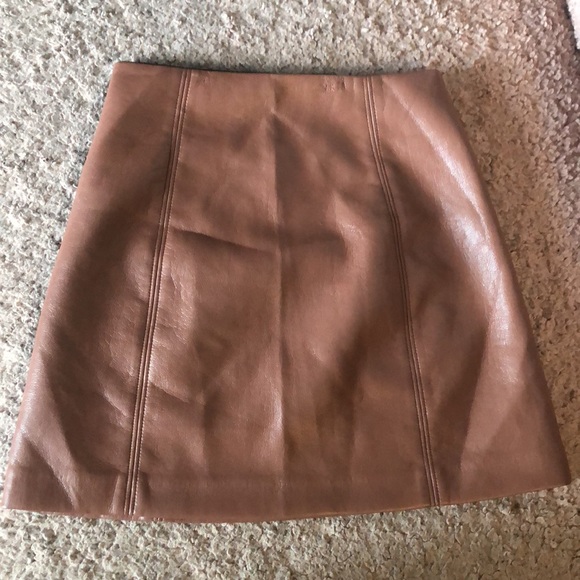 Babaton Mini Skirt - size 00 - Picture 3 of 3